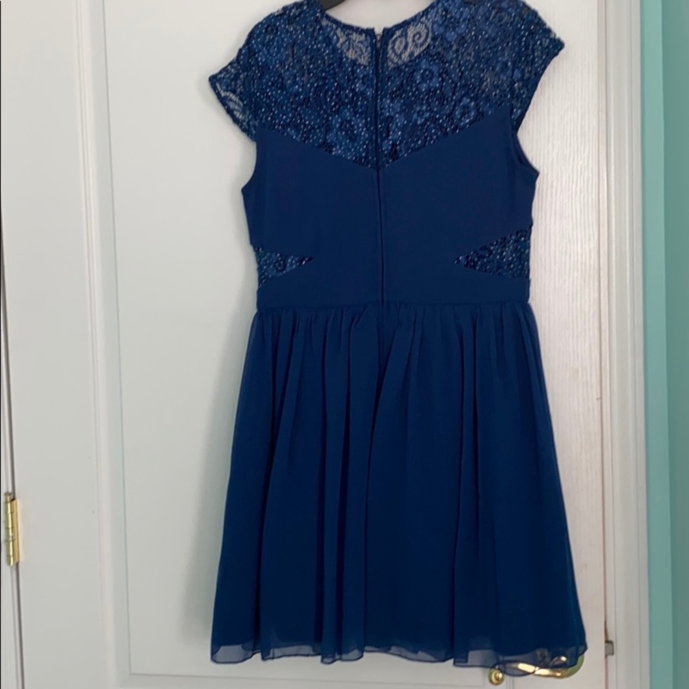 Dress - Picture 2 of 2